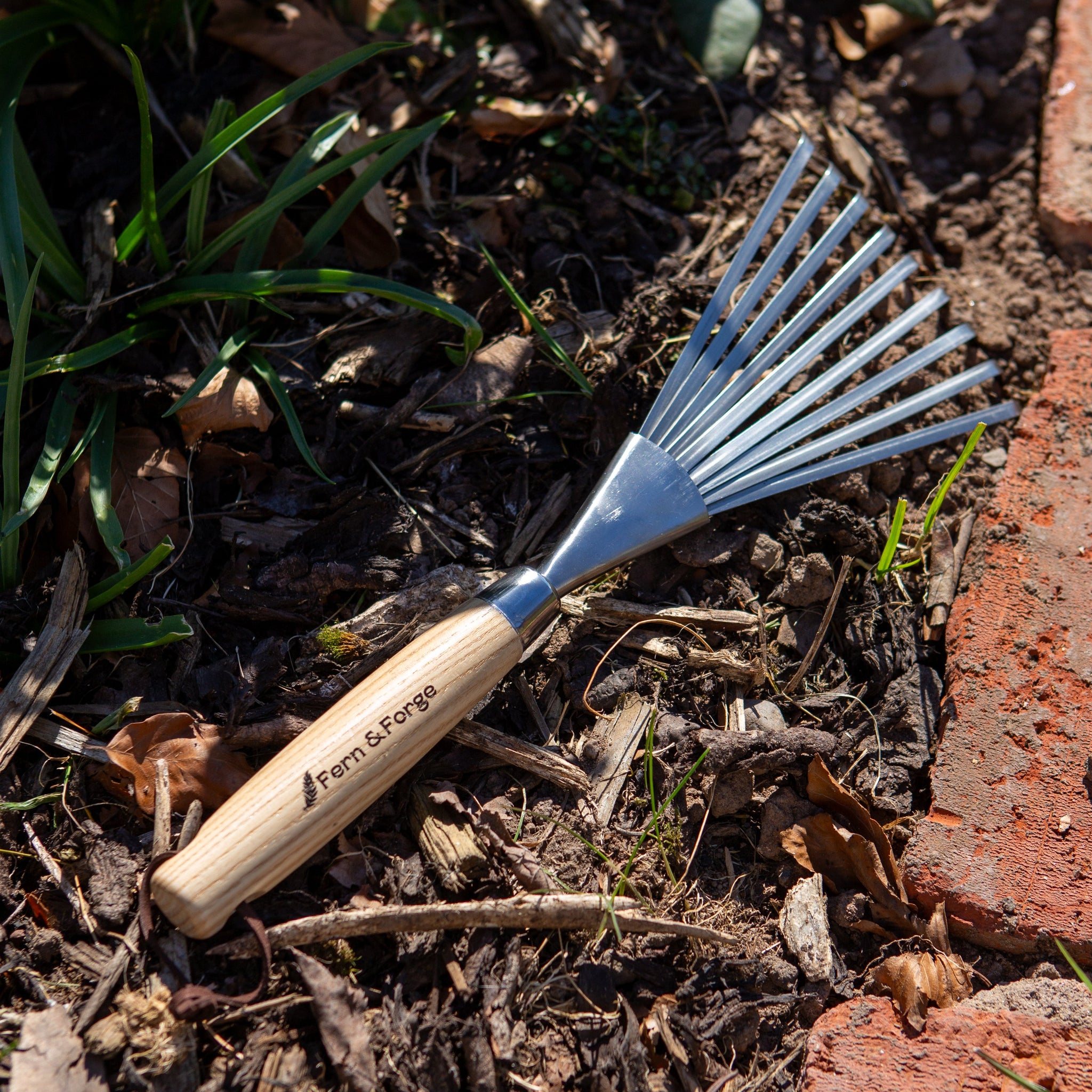 Fern & Forge Shrub Rake