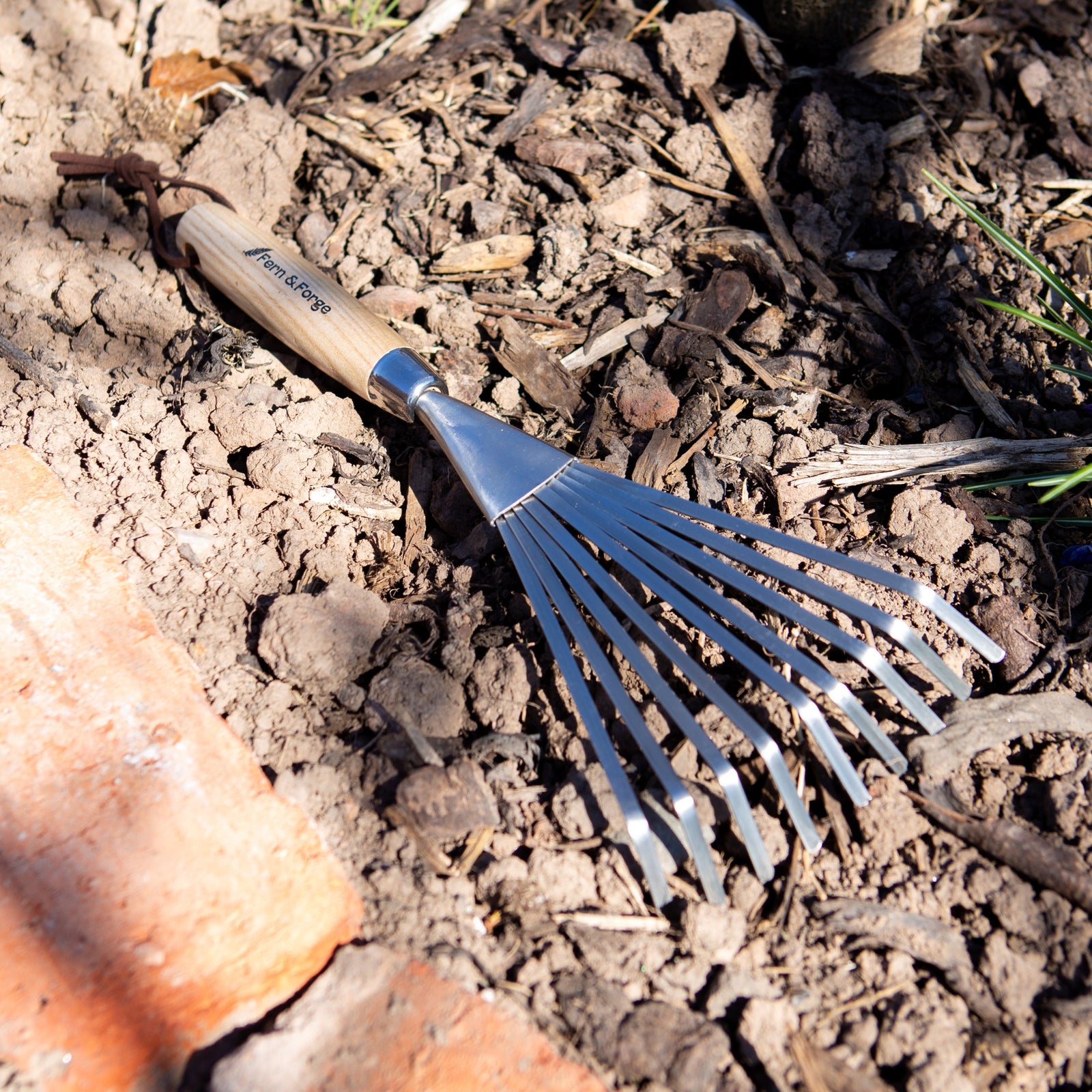 Fern & Forge Shrub Rake