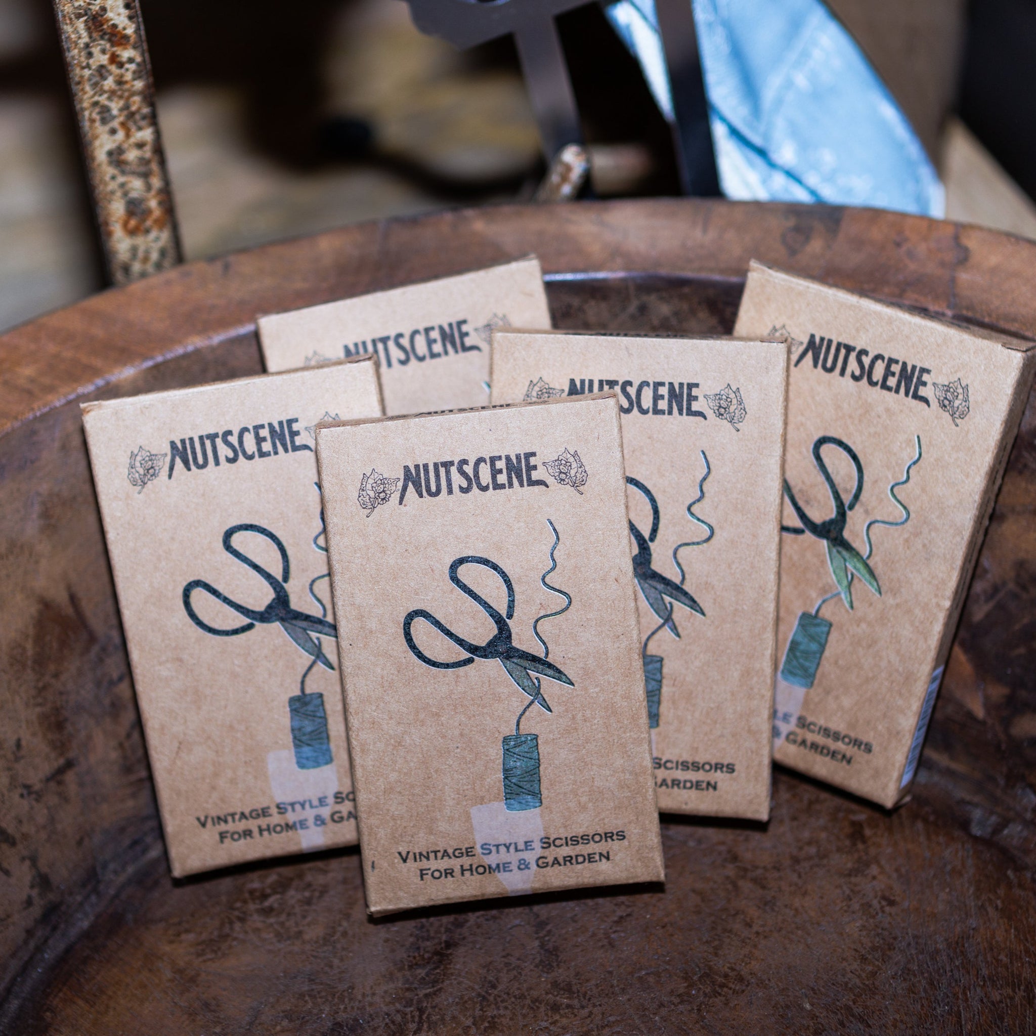Nutscene® Vintage Style Scissors